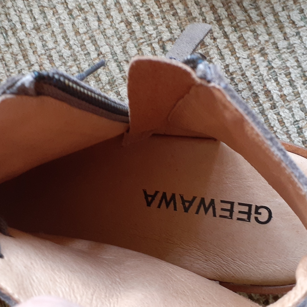 Geewawa Leather Sandals - Picture 6 of 8